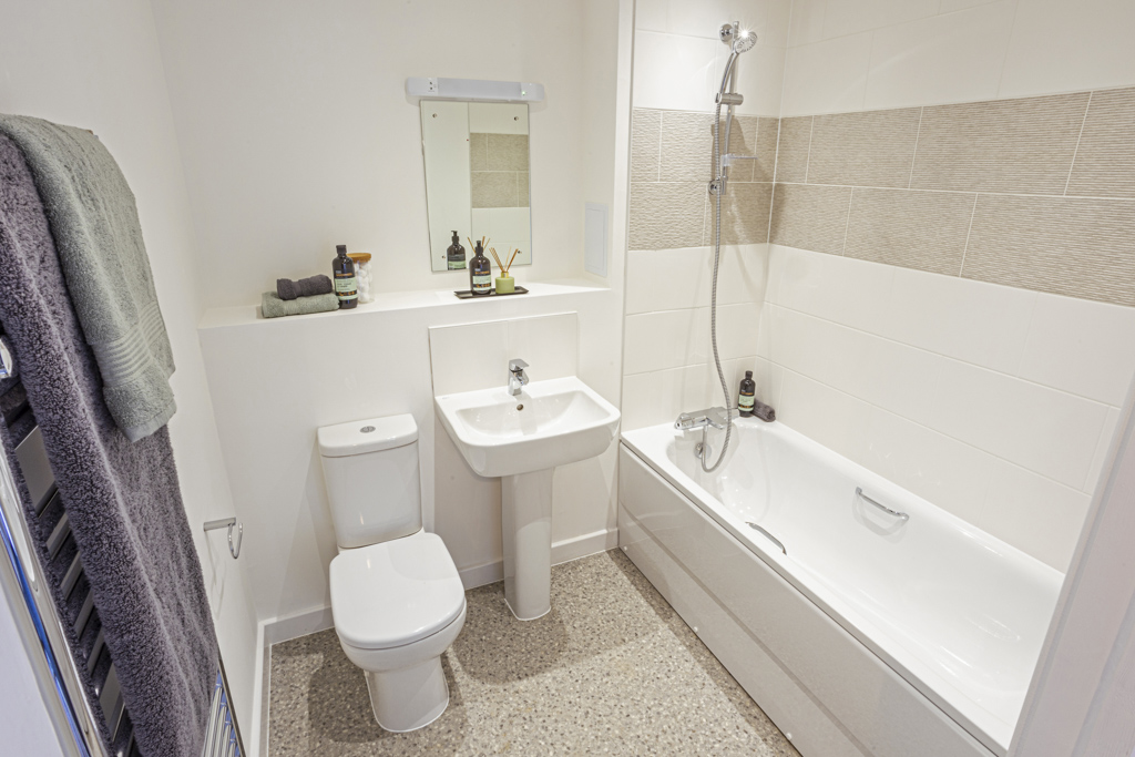 Bathroom of a 2 bedroom apartment at Kingston Place in Portsmouth