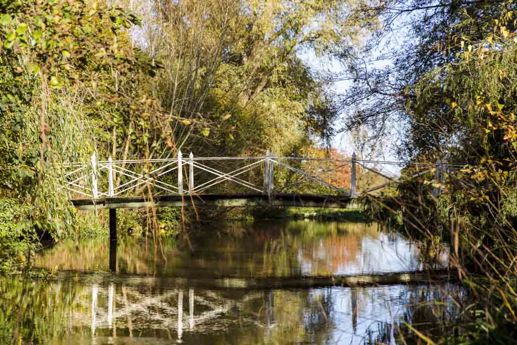 Bridge over river in Botley