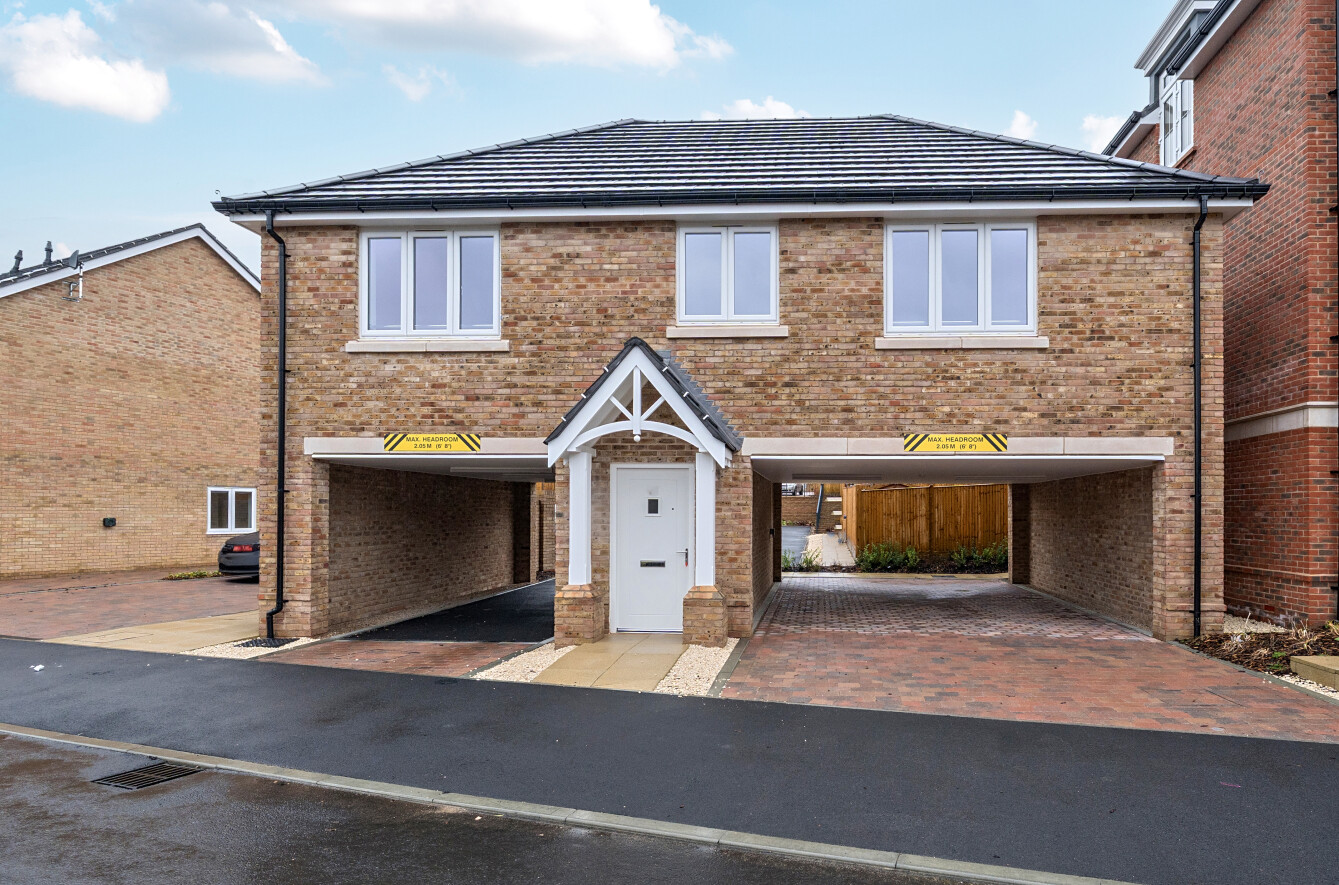 2 Bedroom Flat over Carport external photo at Hareshill